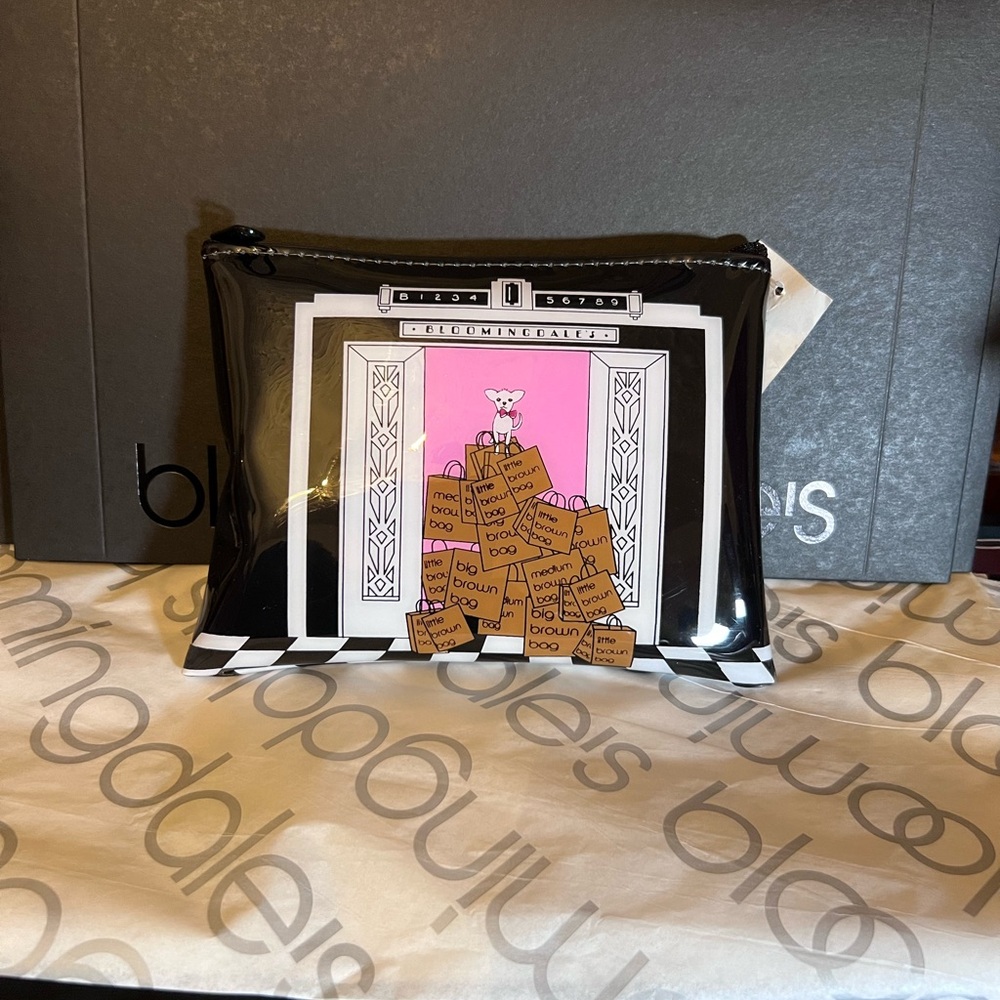 Bloomingdale’s Cosmetic Case-with Gift Box and Tissue Paper, NWT (Dog Elevator)